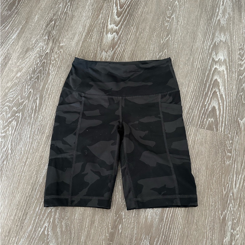 90 Degree shorts - size XS